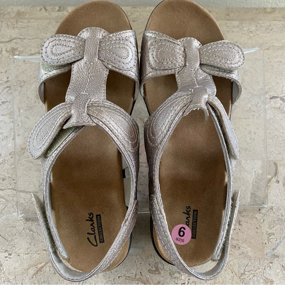 Clarks Collection Lexi Walnut Q Open Toe Sandal Metallic Leather Size 9 Wide